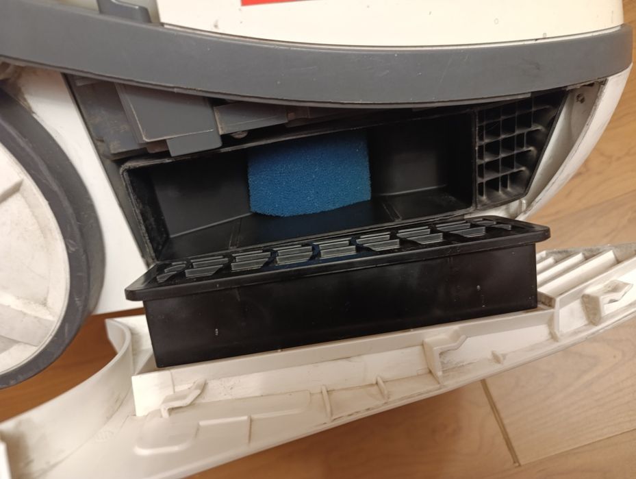 Два моющих Пылесоса Zelmer aquawelt 1700w в отличном состоянии