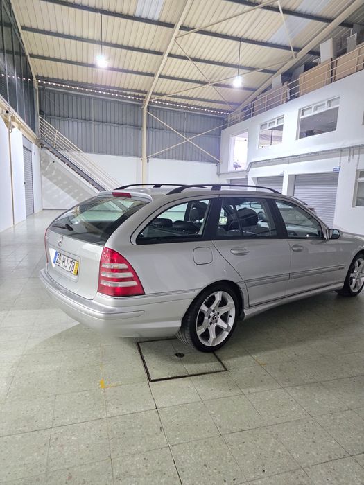 Mercedes C220 Sport Edition com 205.000km impecável de tudo é possível aceitar retoma