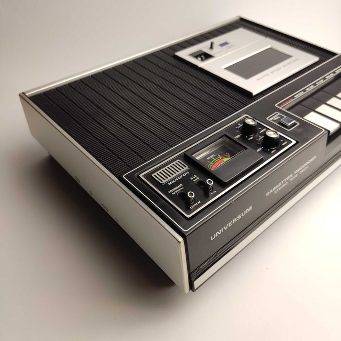 Magnetofon Universum CT 2746 - piękny stan wizualny - niesprawny