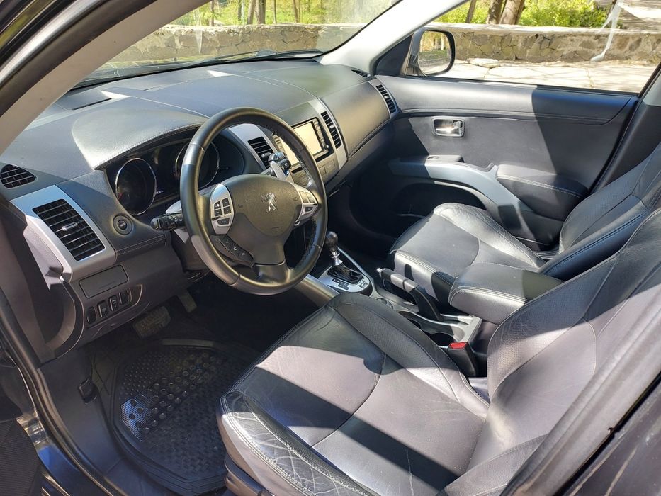 Peugeot 4007 2010 рік