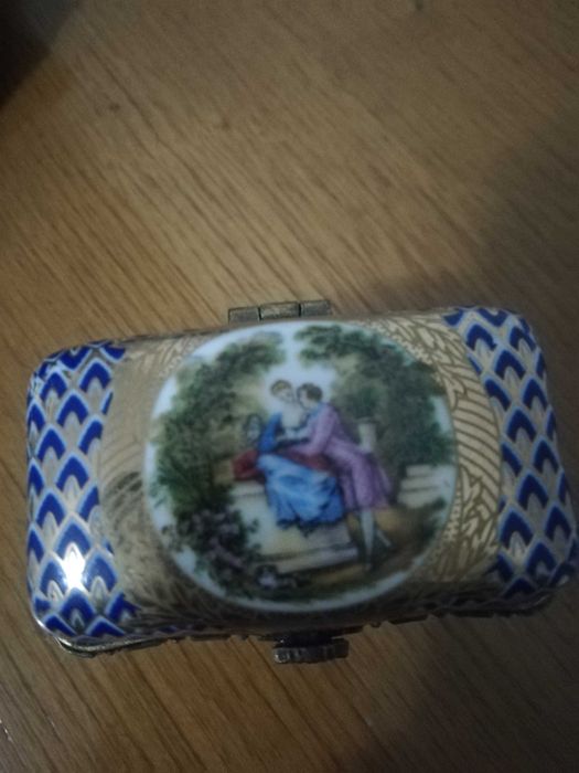 Caixa de porcelana e metal da marca NAV  PORTUGAL