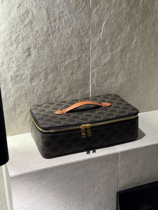 Косметичка Celine Top Handle Medium Toiletry Case in Triomphe Canvas