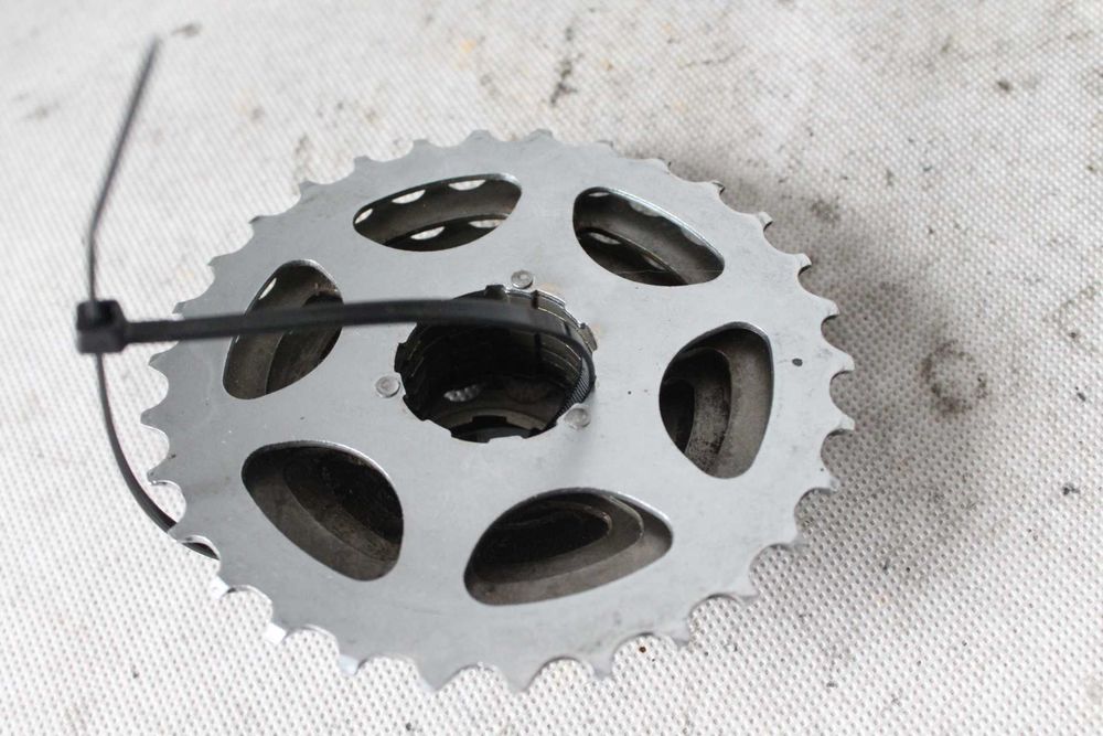 zębatka kaseta shimano  13-30T 7 speed hyperglide retro CS9