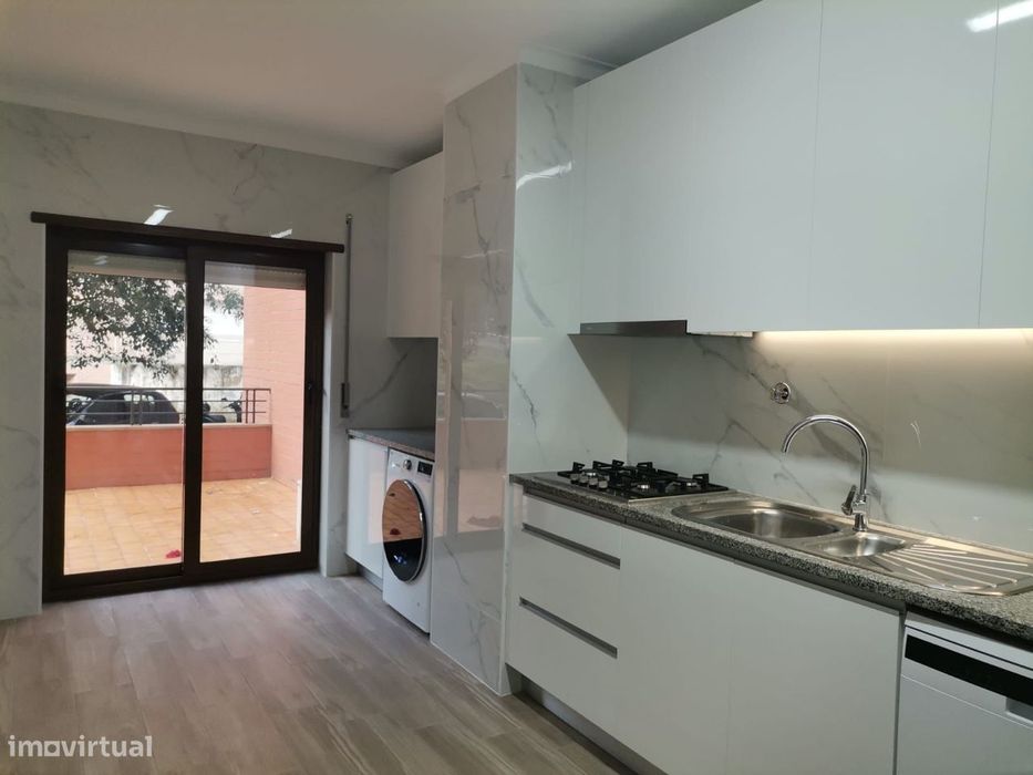 T3 para arrendar mobilado e equipado | 2 frentes | 1 terraço