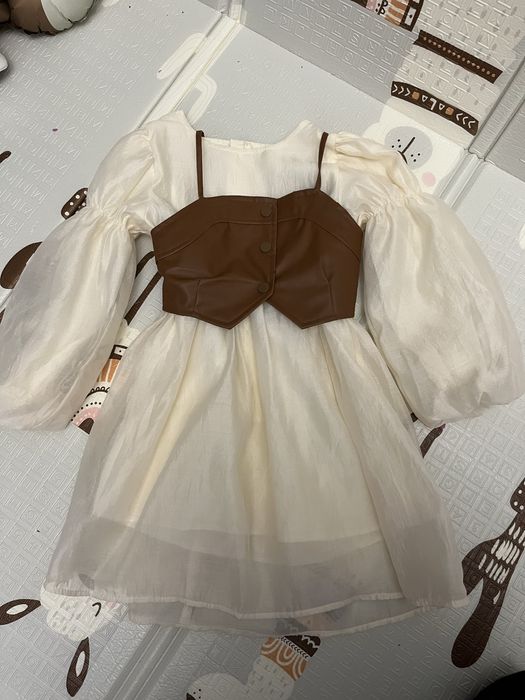 Детское платье одевали 1 раз