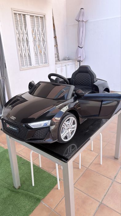 Audi R8 Elétrico Infantil – Como Novo + 1 Ano e 6 Meses de Garanti