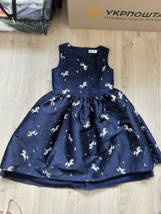 Продам святкову сукню на дівчинку H&M