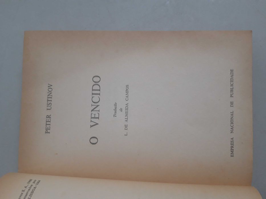 Livro PA-1 - Petr Ustinov - O Vencido