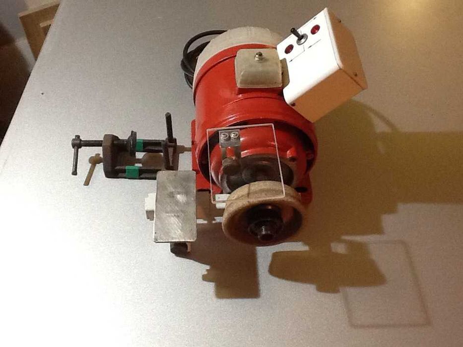 Точильный станок для заточки пил,фрез