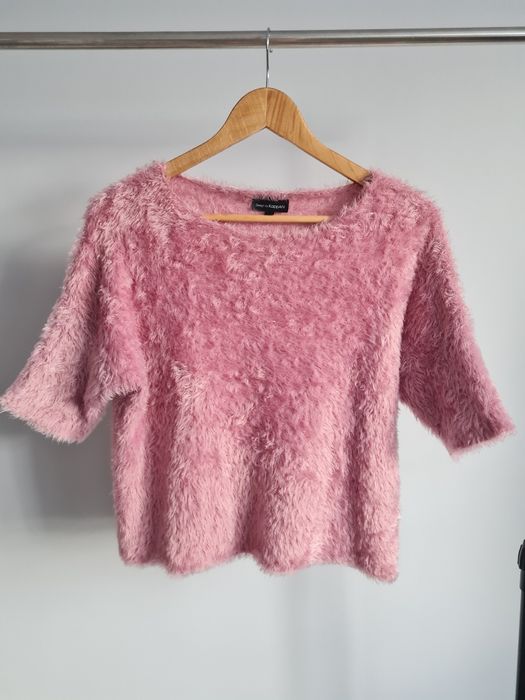 Różowy włochaty sweterek 
KappAhl
100% nylon
Rozm 40/42
Materiał jest