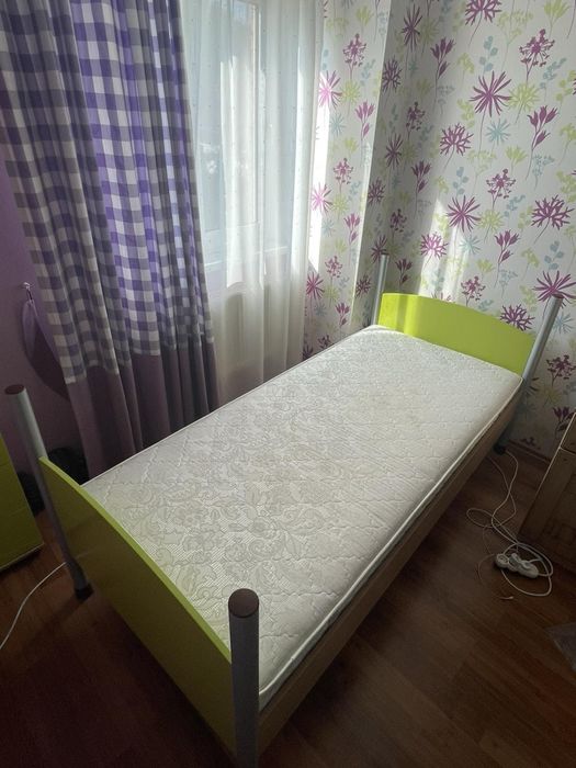 Комплект дитячих меблів