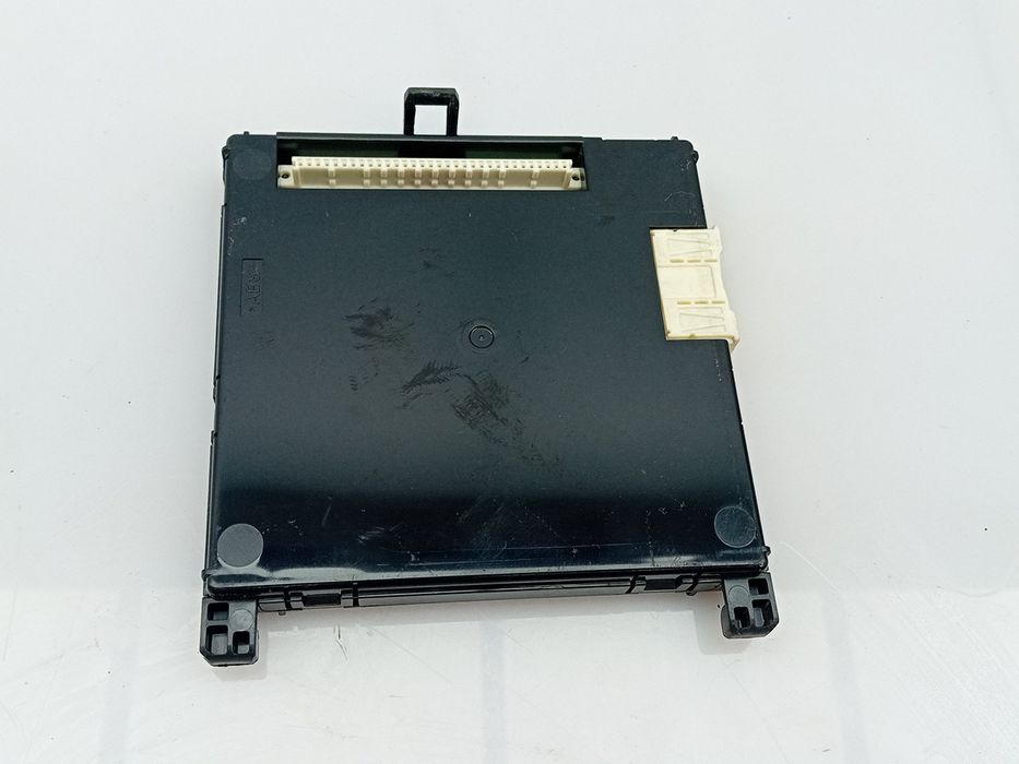 Módulo confort TOYOTA Auris Touring Sports (_E18_)