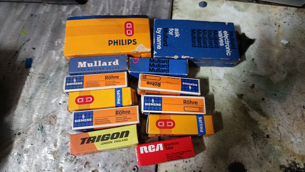Radio Grundig válvulas