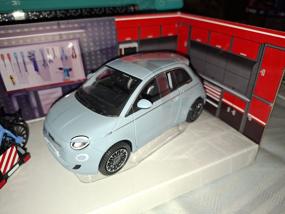 Bburago Fiat 500e (2023), seria Eurotrek, skala 1:24
