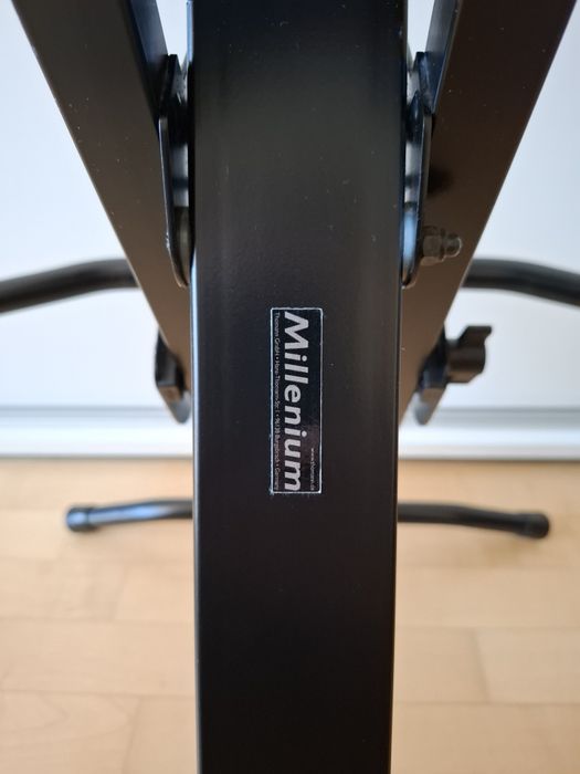 Krzesło dla gitarzysty, stołek dla muzyka.