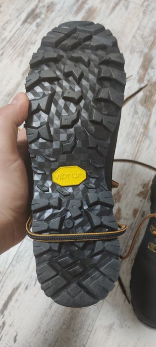 Взуття  Lundhags