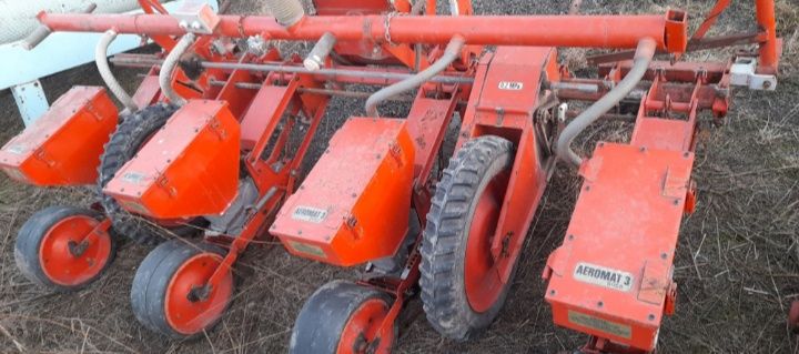 Продам сівалку кукурудзяну