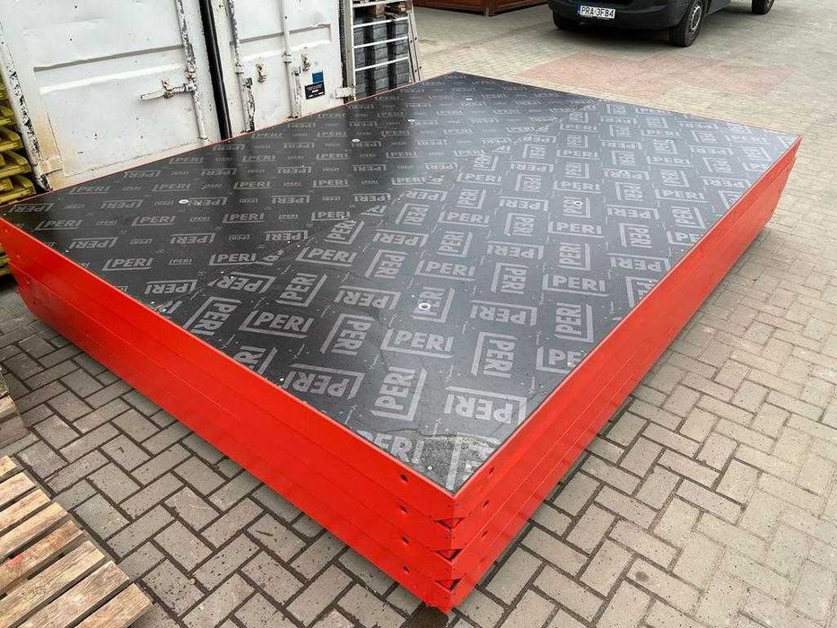 Szalunki ścienne Peri Trio 330