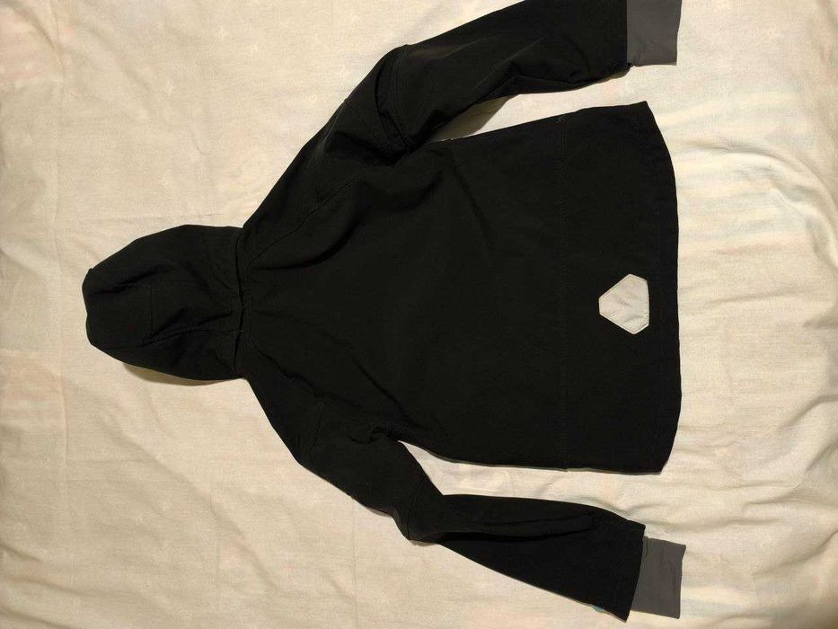 Продам куртку дитячу H&M на 10-11 років (на зріст 146-152 см).