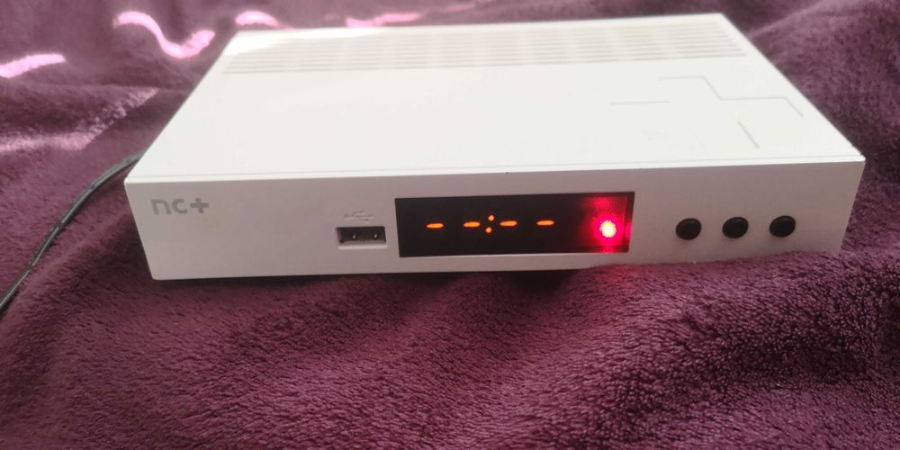 cyfrowy odbiornik satelitarny model DSI83  CPL