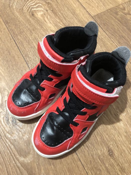 Кроссовки bosniko