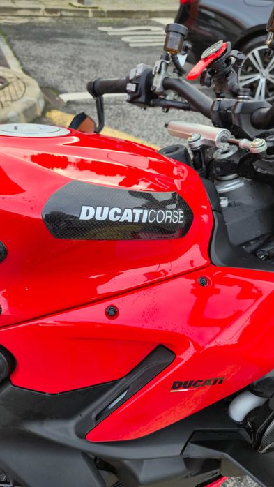 Ducati Streetfighter V2