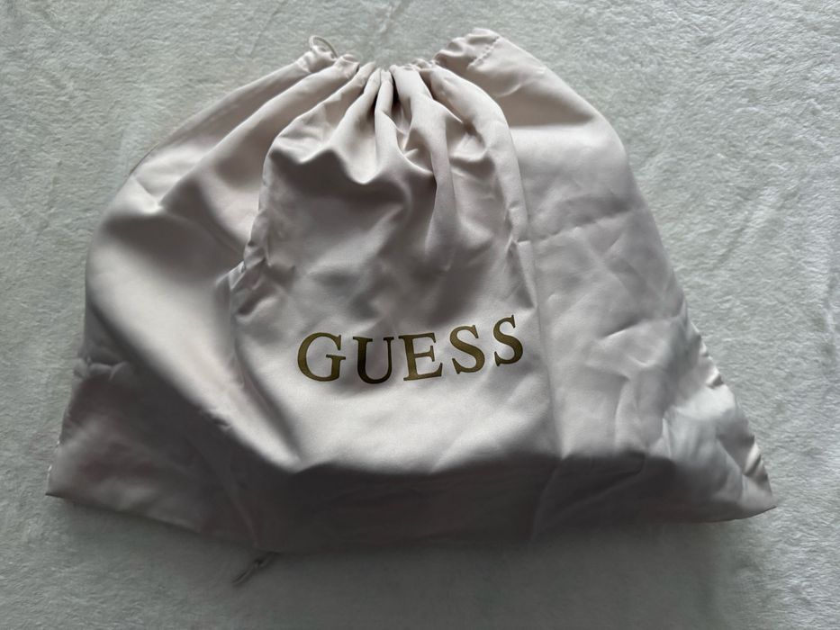 Жіночий рюкзак Guess