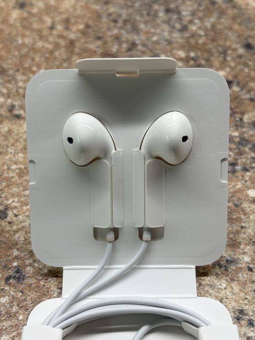 Навушники Apple EarPods lightning (MWTY3/MMTN2)