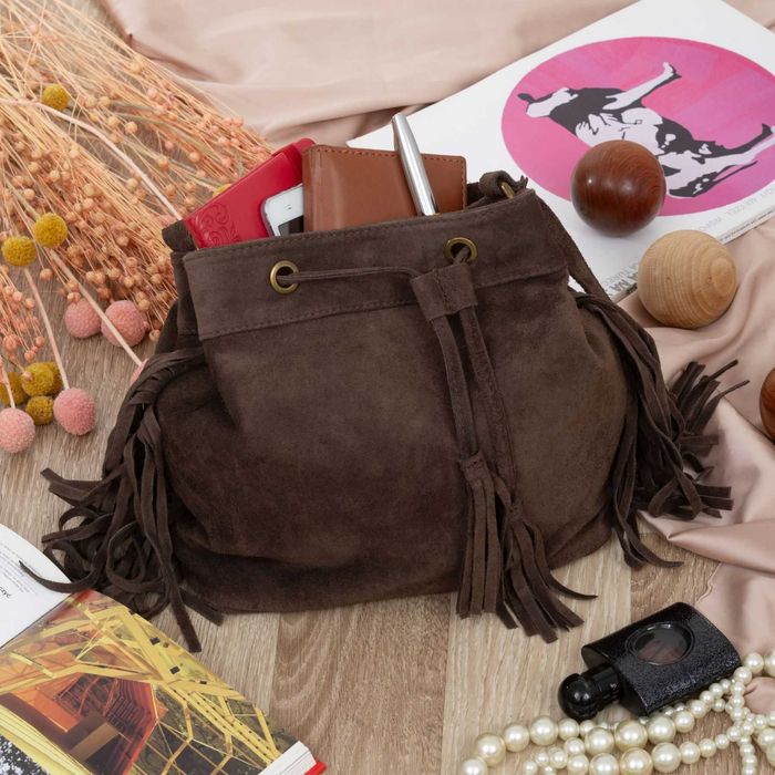 VERA PELLE torebka zamszowa listonoszka z frędzlami V477 c.brązowa