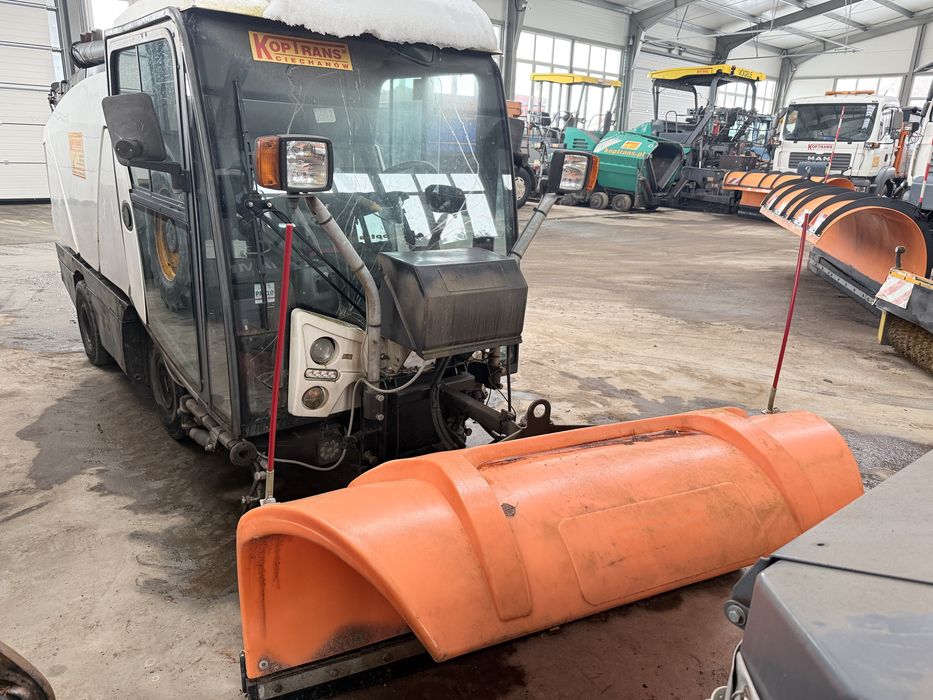 Johnston 201 zamiatarka plus plug do odsniezania  sciezek chodnikow