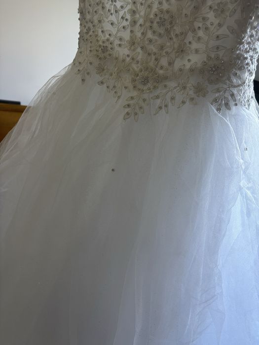 Suknia slubna S swarovski