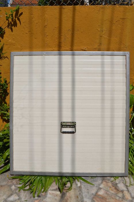 Dois tapumes para retenção de águas