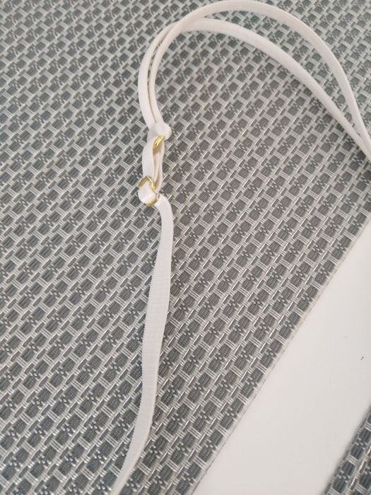 Koronkowy biustonosz New Look 40