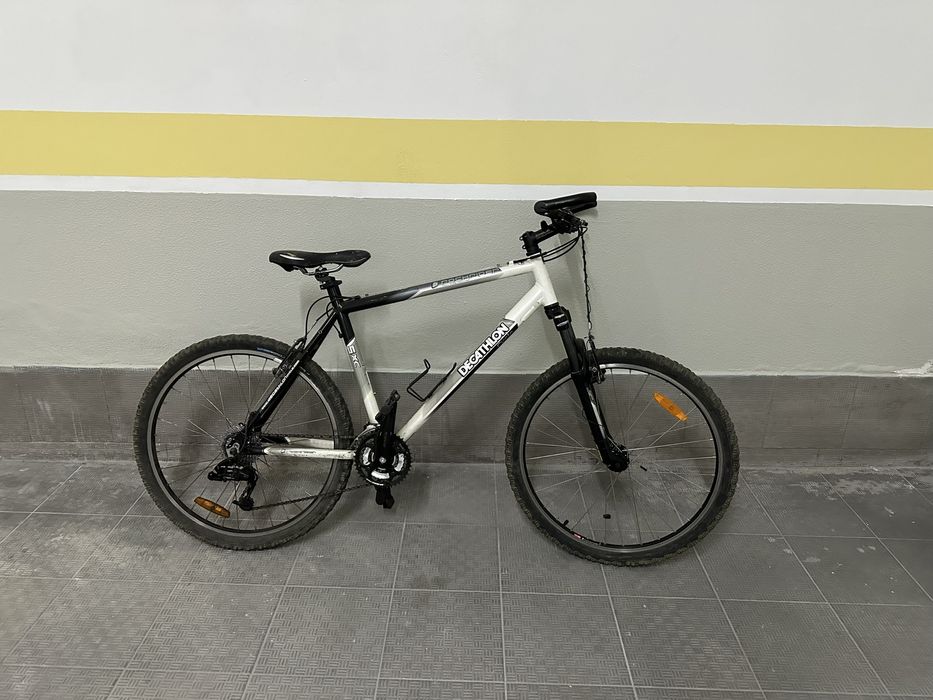 Bicicleta com pouco uso