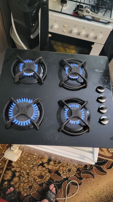 Продам газову варильну поверхню