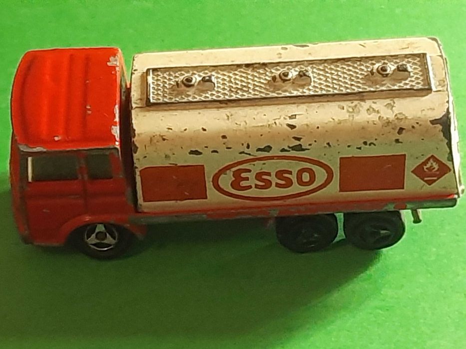 Miniatura camião Saviem Esso escala 1/80 da Majorette