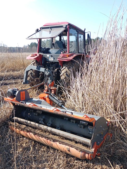 Koszenie mulczowanie łąk, nieużytków, traw - usługi kosiarką bijakową.