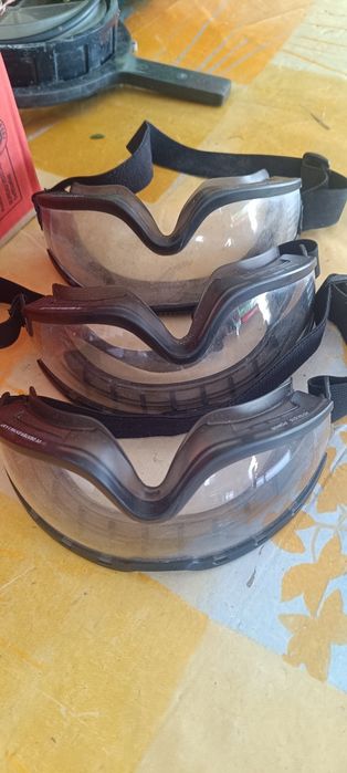 Estes são óculos de proteção Dexter AD DX G15.