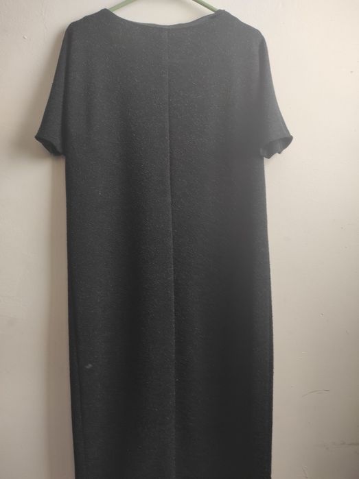 Ładna czarna sukienka