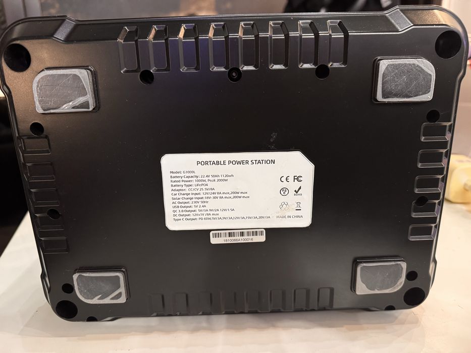 PORTABLE POWER SUPPLY Rated Power 1000W, Peak 2000W