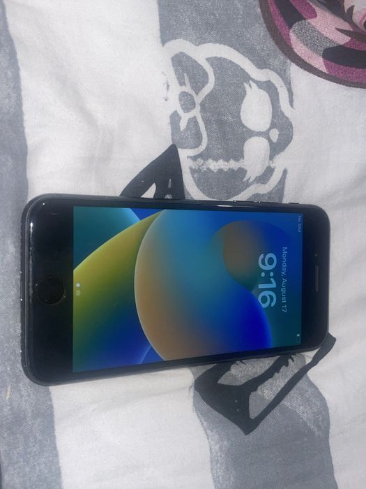 iPhone 8 pamiec 64GB