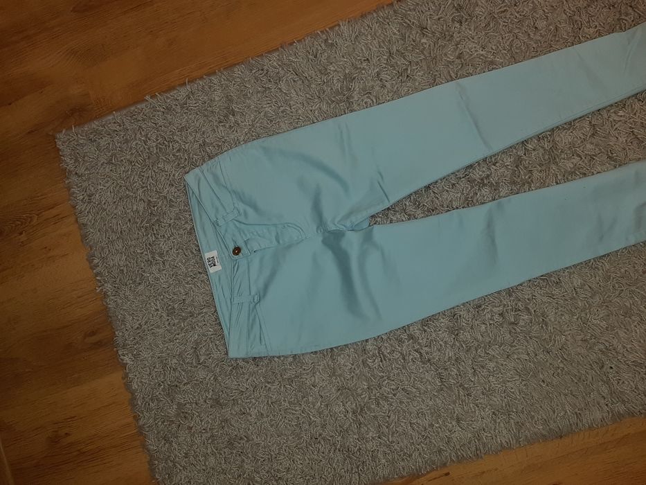 Błękitne jasne spodnie rurki Vero Moda rozm S/M