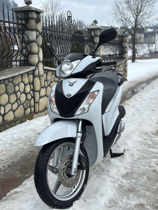 Скутер Honda sh 150