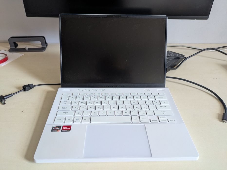 Asus Zephyrus G14 | Ryzen 9 6900HS / RX 6700S / 16GB RAM + 1TB SSD / 2K 144HZ