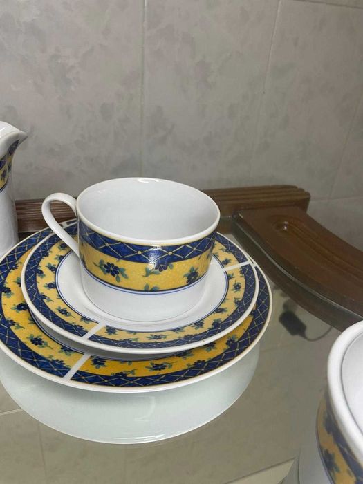 Serviço de loiças completo em porcelana  semi novas melhor preço