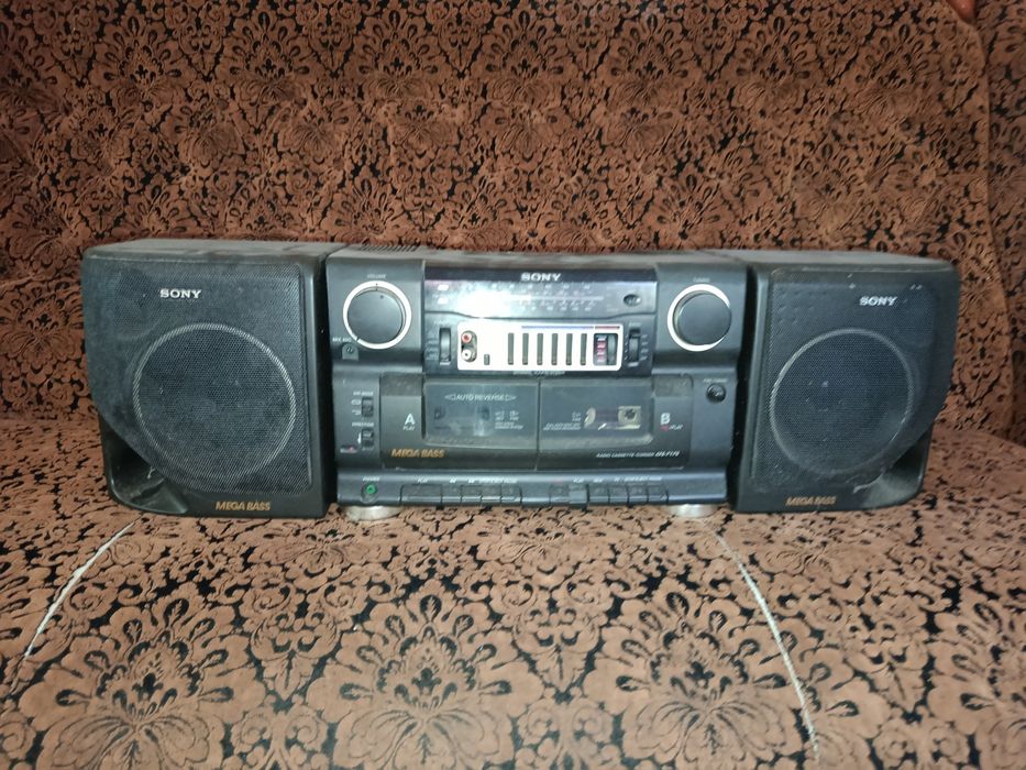 Sony CFS-717S вінтажна магнітола
