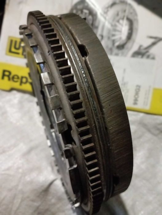 Маховик к двигателю FORD 2,4TDI 2001г.