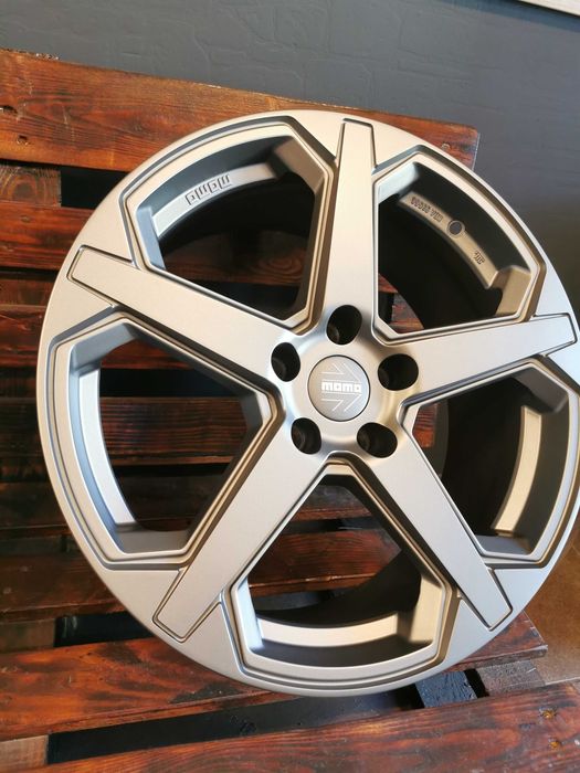 Легкосплавний диск MOMO Star EVO R18 8J 5x112 ET30 DIA79,6 Matt Anthracite