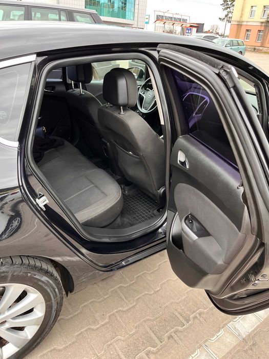 Opel Astra J OPC 2010 1.7 Дизель МТ