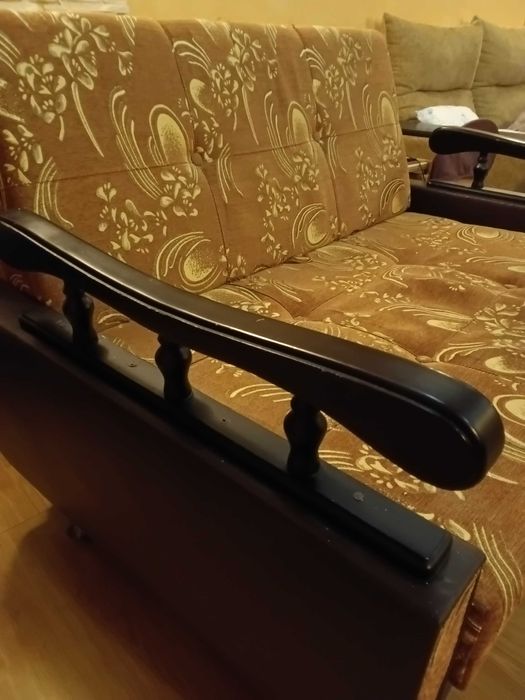 Диван розкладний коричневий